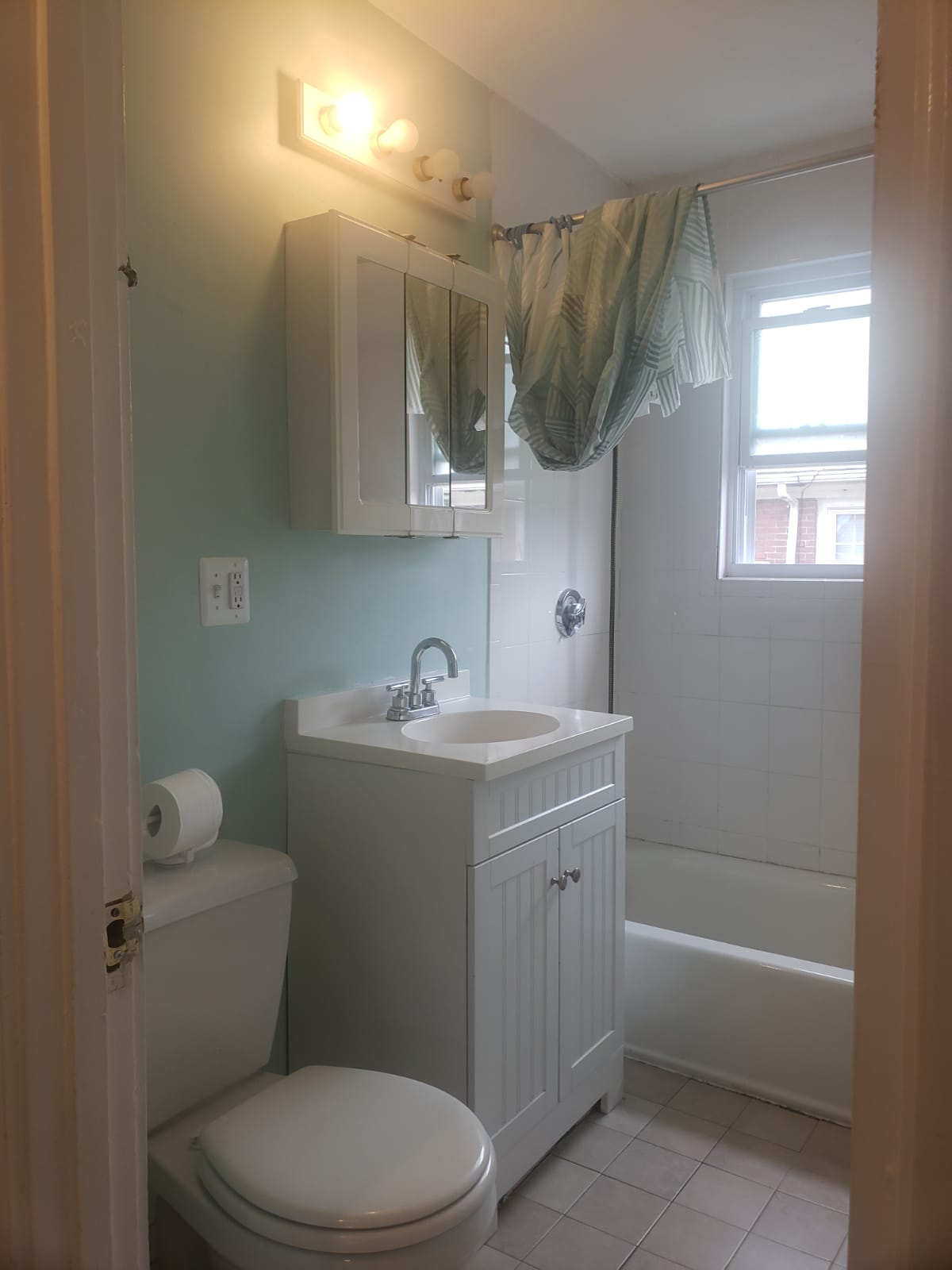 4 bed, 2 bath apartment for rent at 43 Hatherly Rd, Brighton — photo 5 of 50