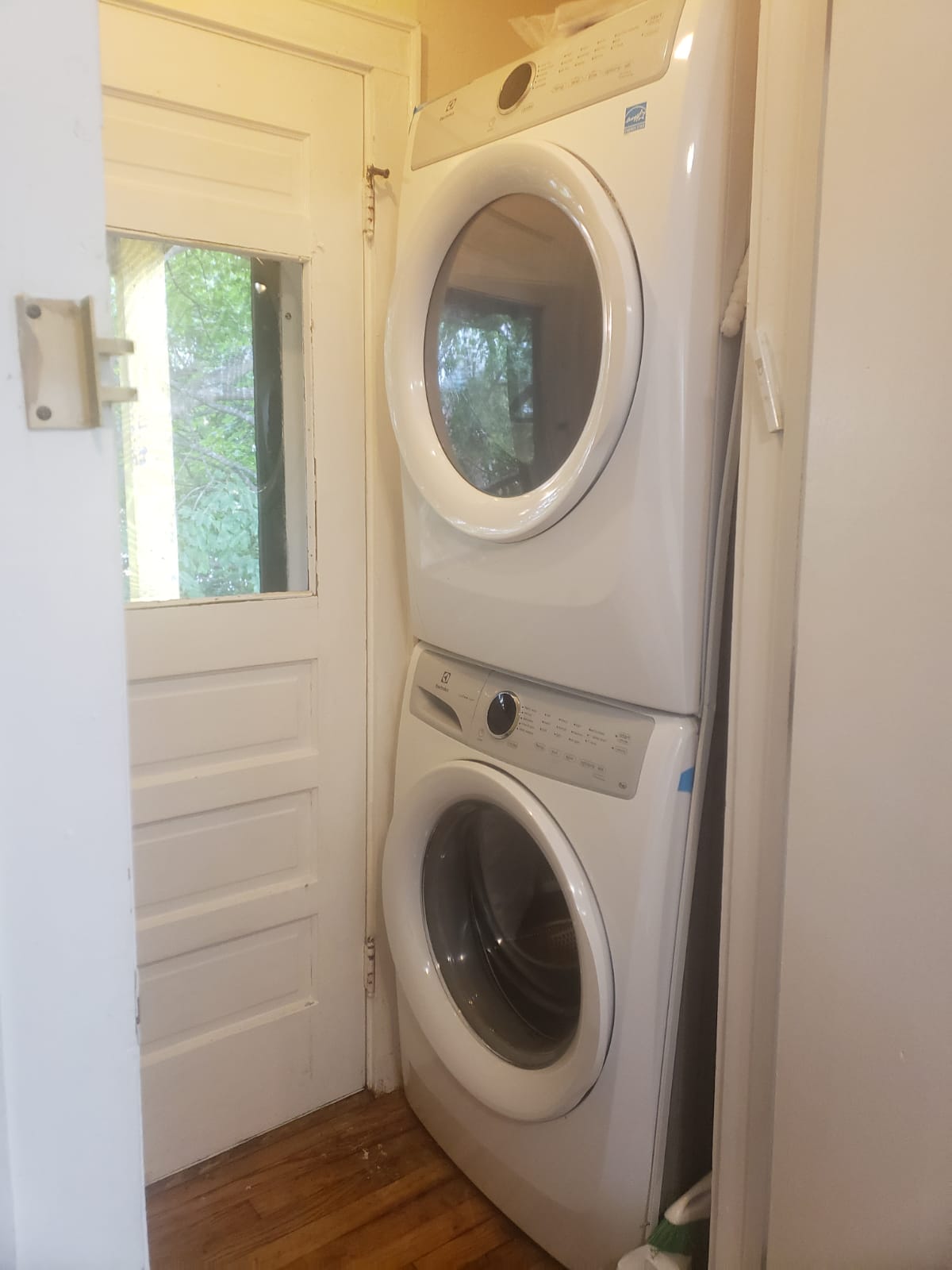 4 bed, 2 bath apartment for rent at 43 Hatherly Rd, Brighton — photo 4 of 50