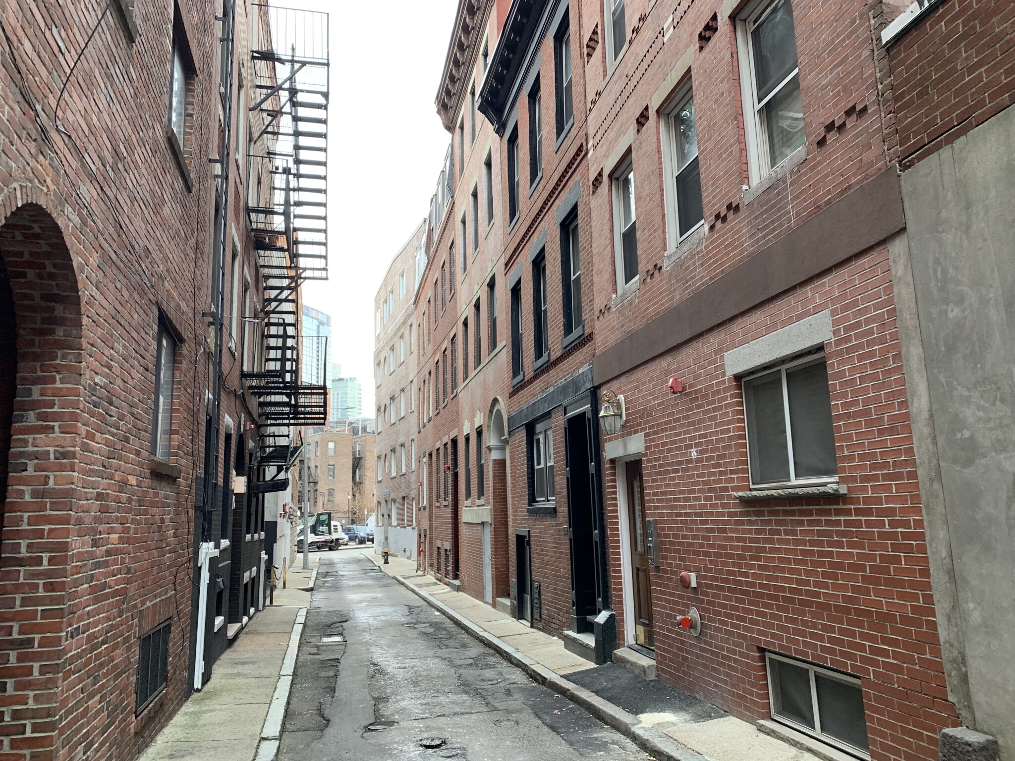 2 bed, 2 bath apartment for rent at 5 Wiget St Unit 6, North End — photo 5 of 9