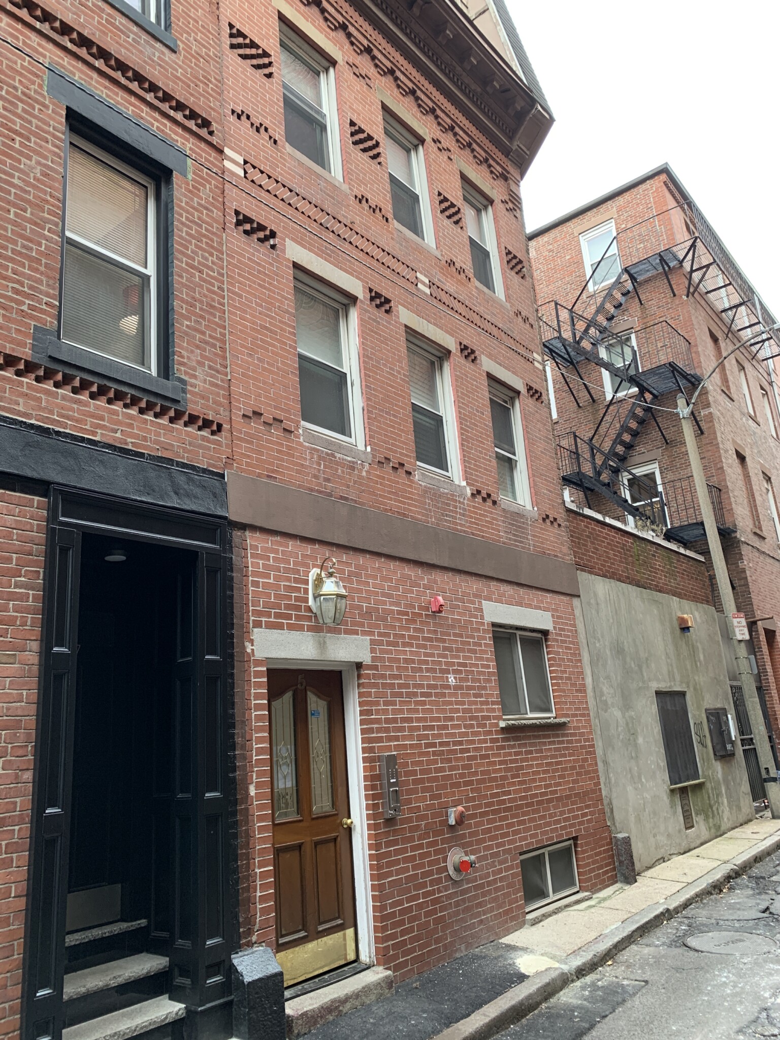 2 bed, 2 bath apartment for rent at 5 Wiget St Unit 6, North End — photo 3 of 9