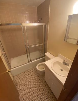 4 bed, 3 bath apartment for rent at 539 Commonwealth Ave, Newton — photo 9 of 10