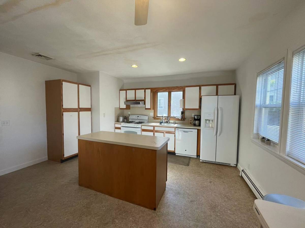 372 Do Not Advertise Boylston St, Chestnut Hill