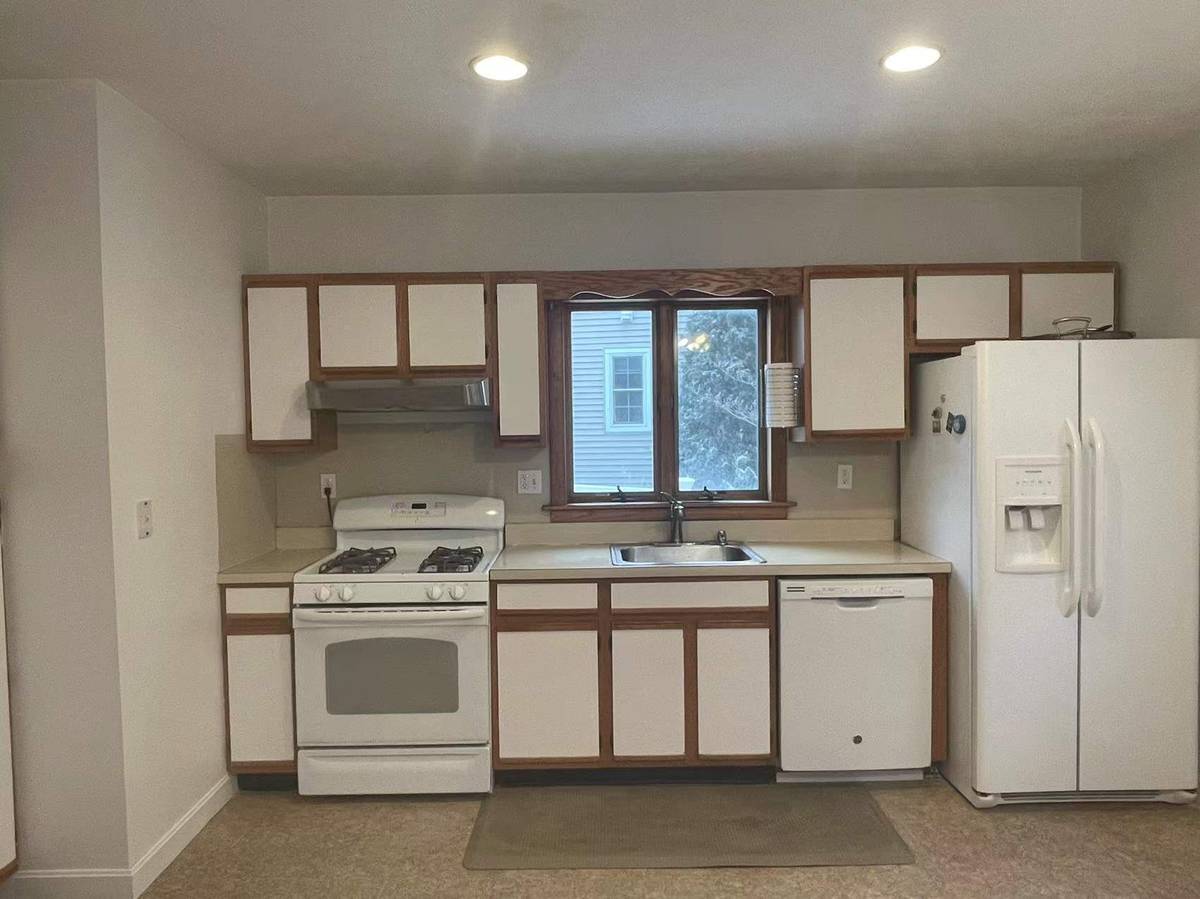 372 Do Not Advertise Boylston St, Chestnut Hill