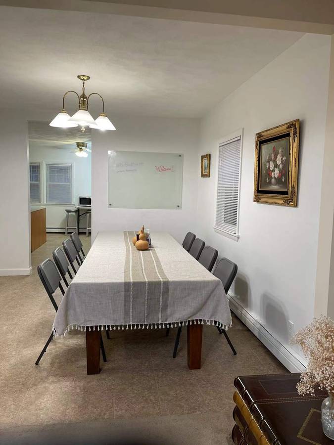 372 Do Not Advertise Boylston St, Chestnut Hill