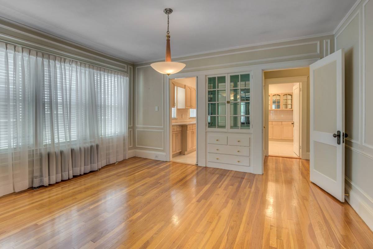 2 bed, 1 bath apartment for rent at 384 School St, Watertown — photo 4 of 23