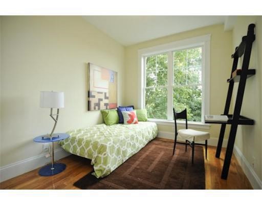 2 bed, 2.5 bath apartment for rent at 20 Fisher Ave Unit 1, Mission Hill — photo 5 of 12