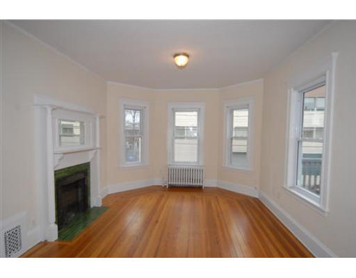 21 Peabody St, Nonantum