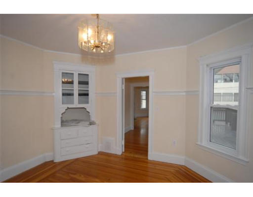 21 Peabody St, Nonantum