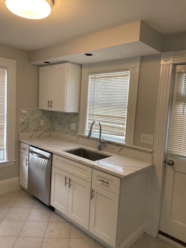 8 Fletcher Ter, Watertown