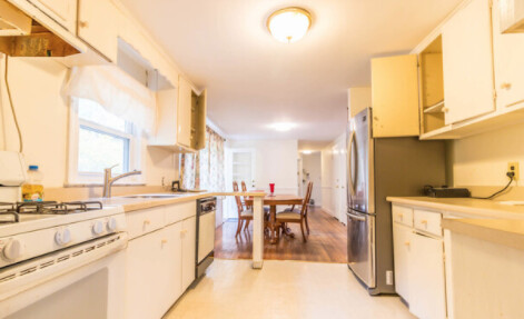 245 North Ave, Weston