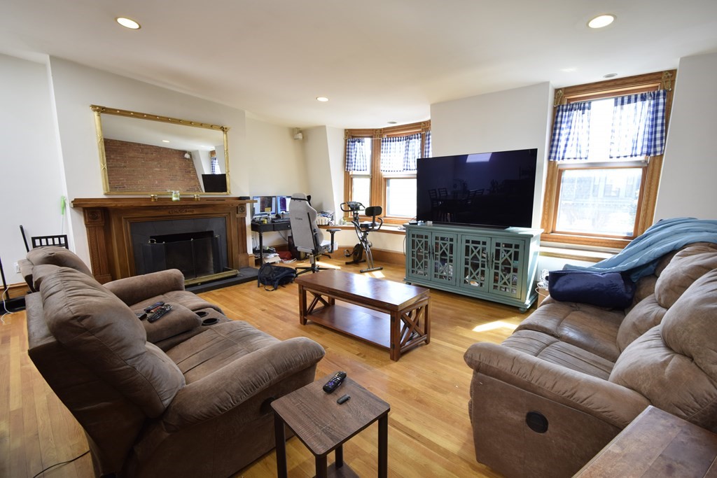 17 Holyoke St, South End
