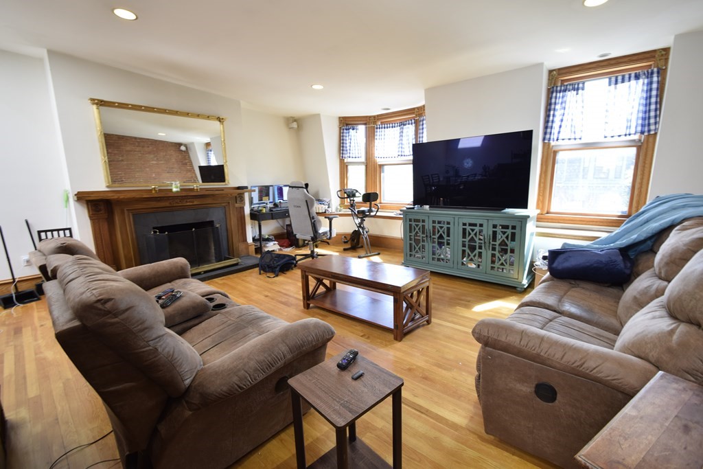 17 Holyoke St, South End