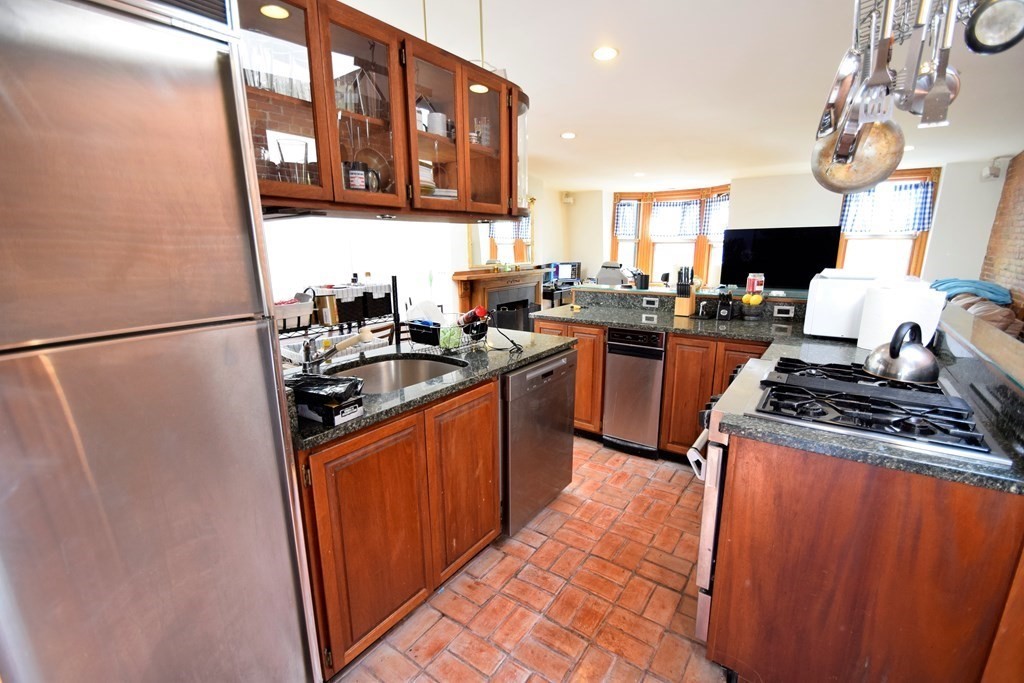 17 Holyoke St, South End
