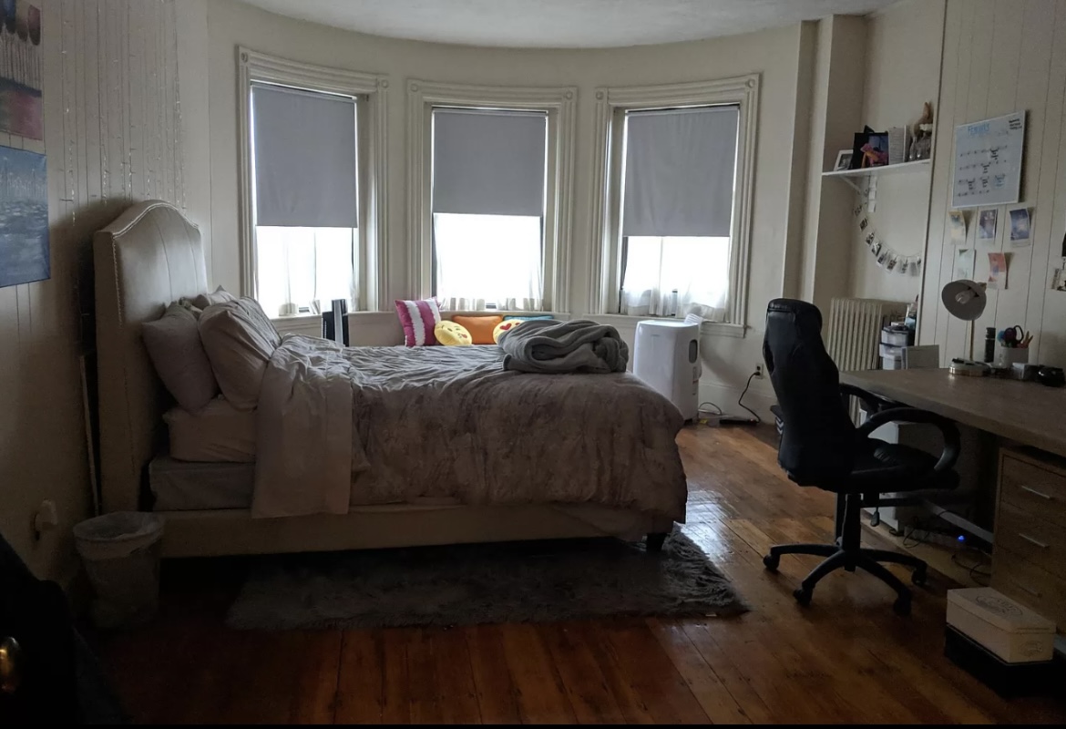 912 Beacon St, Fenway