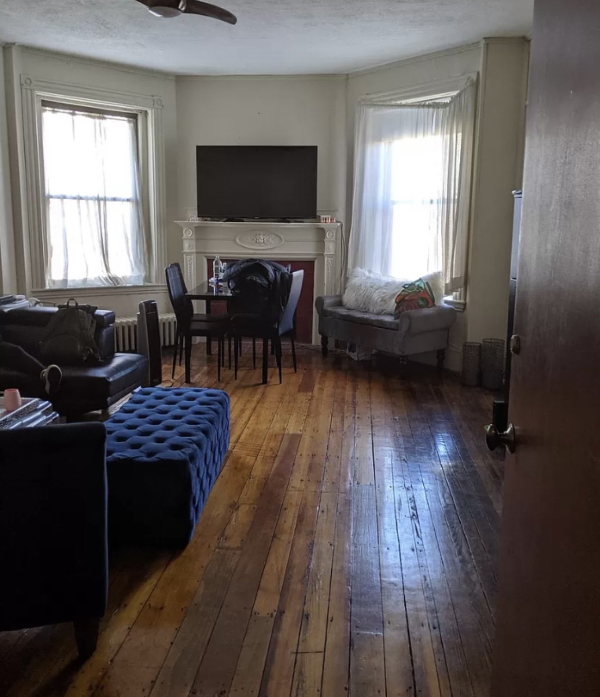 912 Beacon St, Fenway