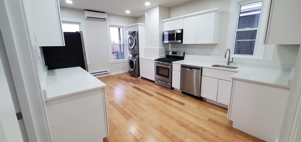 233 Chelsea St, East Boston