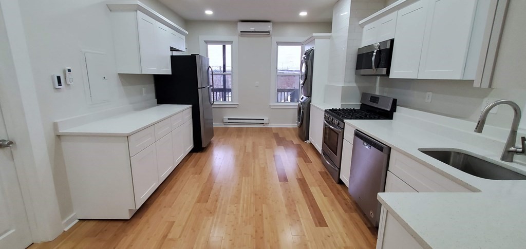 233 Chelsea St, East Boston