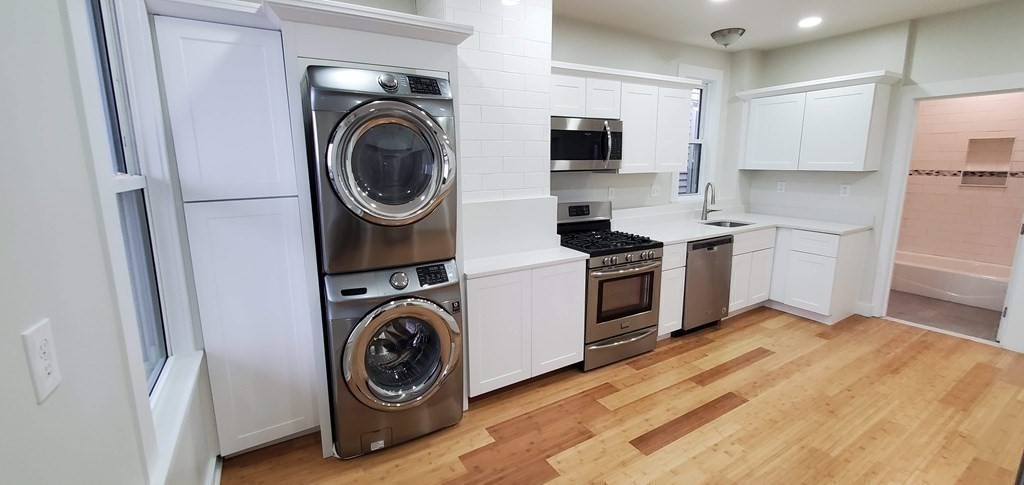 233 Chelsea St, East Boston