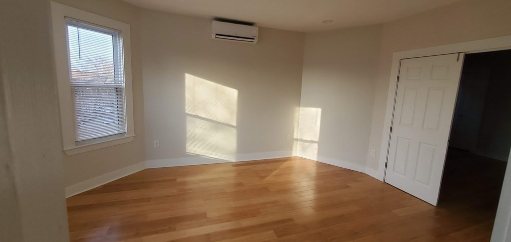 233 Chelsea St, East Boston