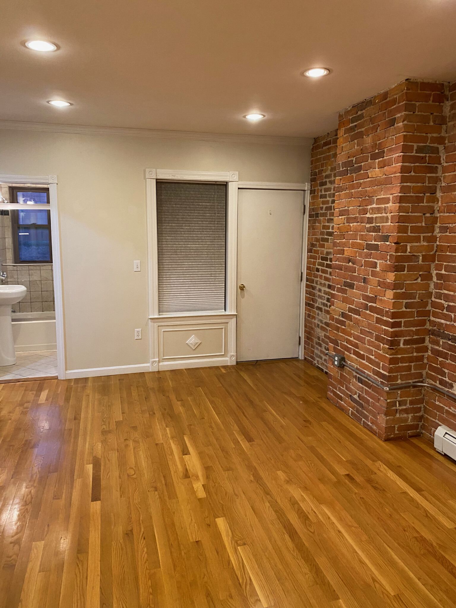 12 Pompeii St, Roxbury