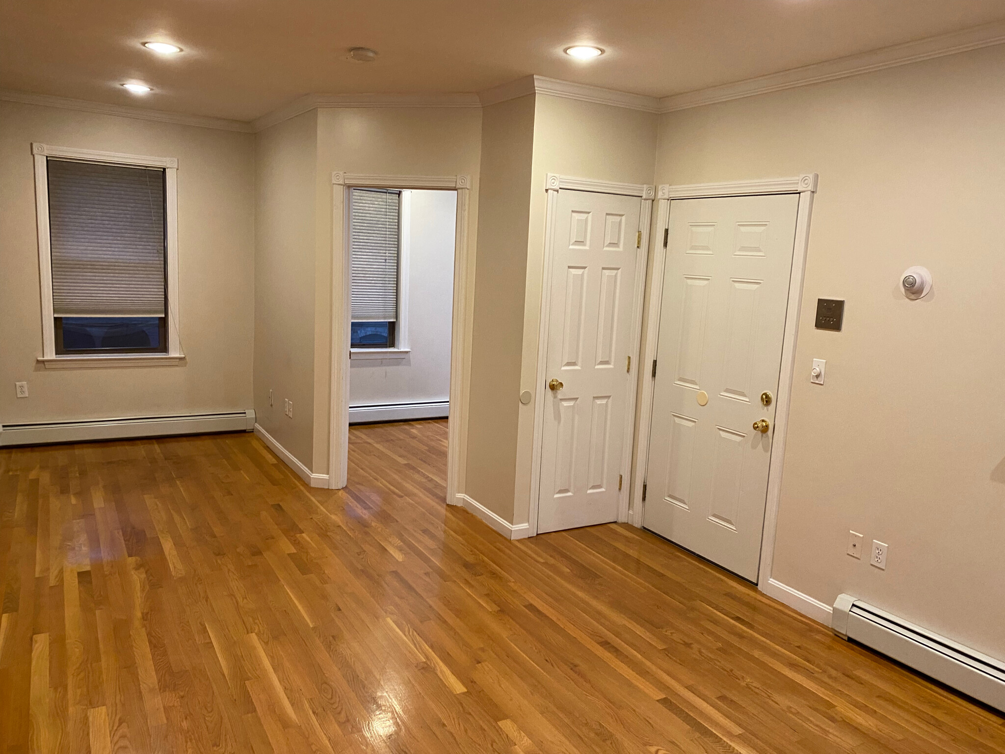 12 Pompeii St, Roxbury