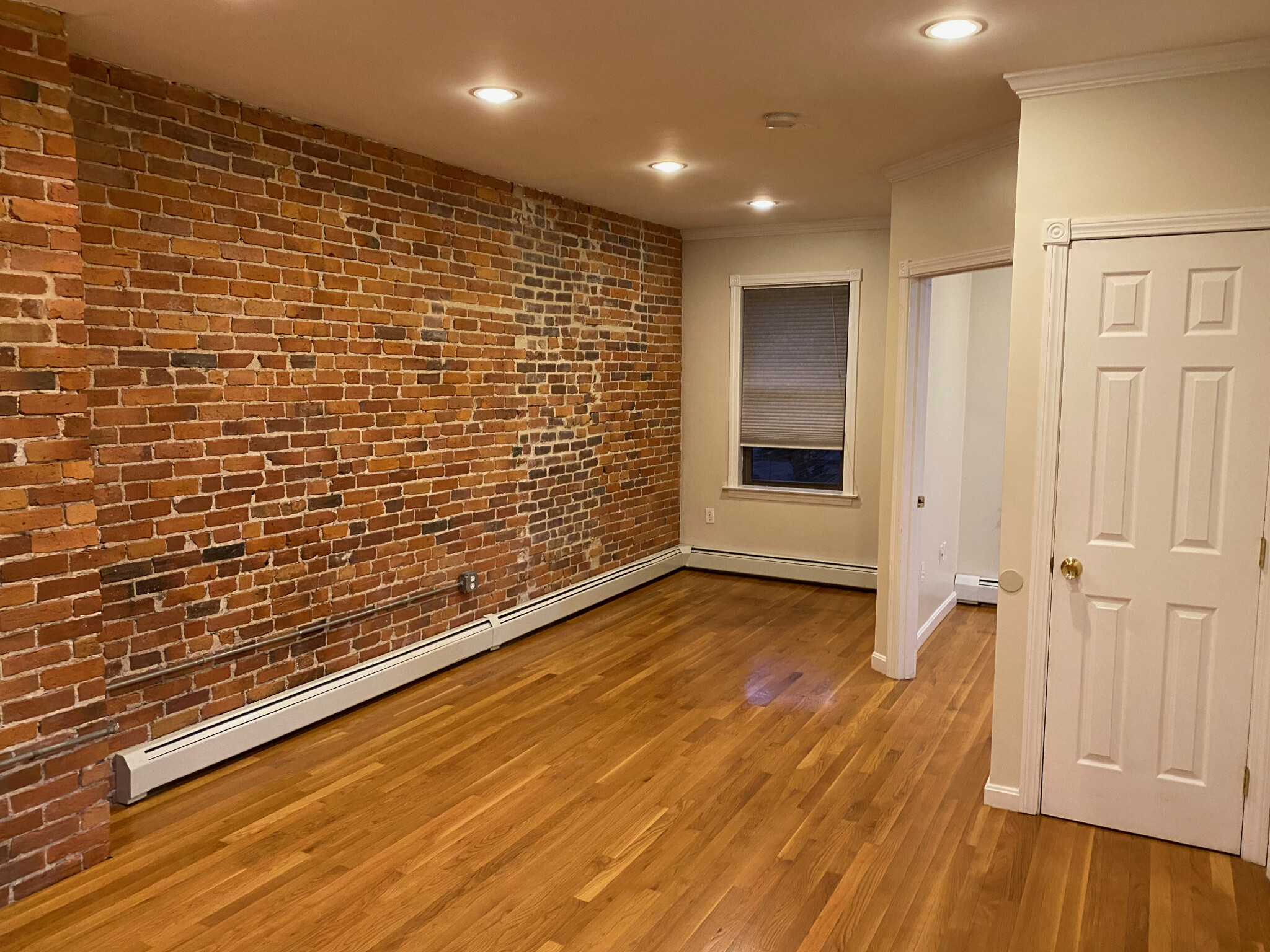 12 Pompeii St, Roxbury