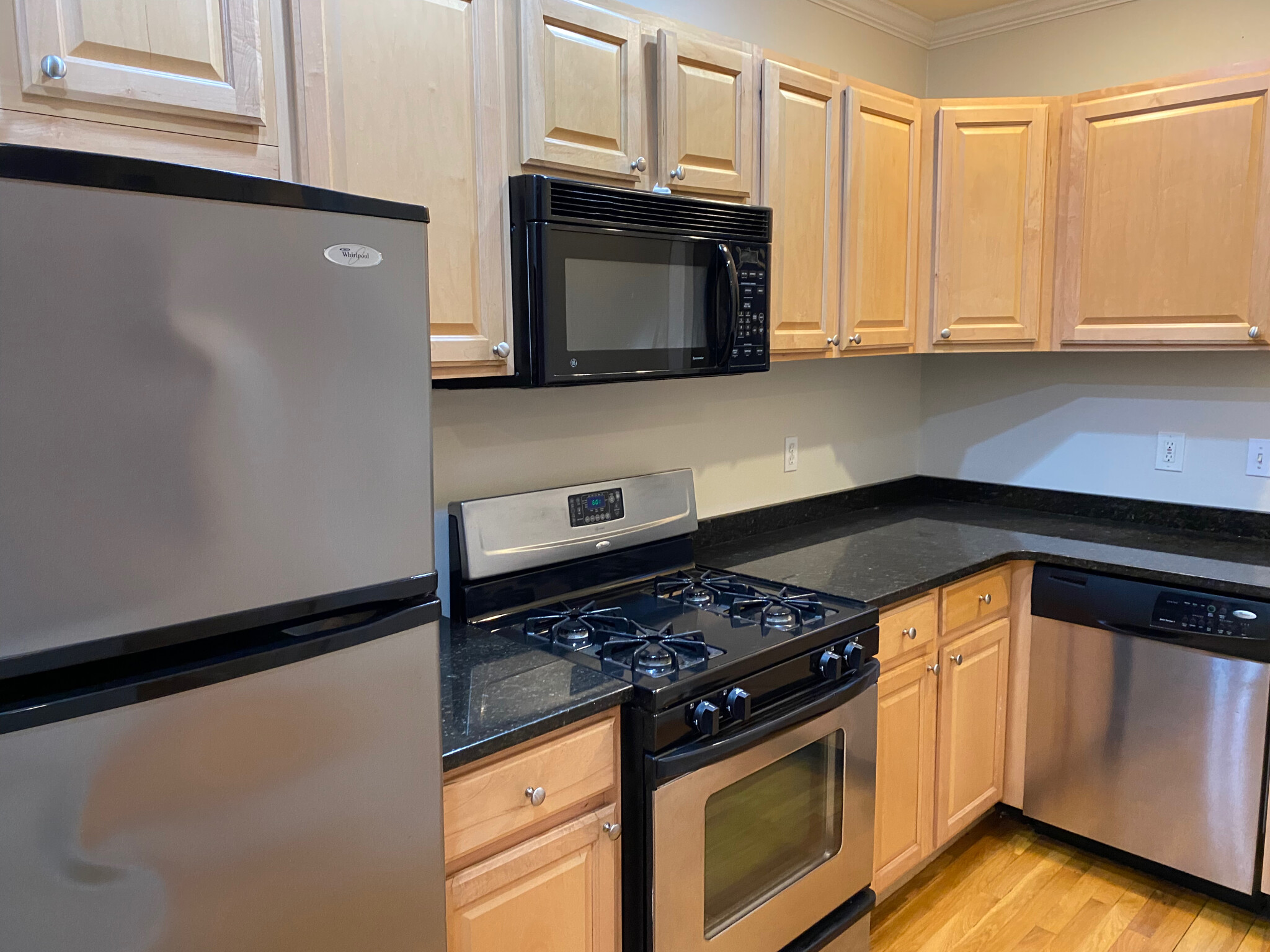 12 Pompeii St, Roxbury