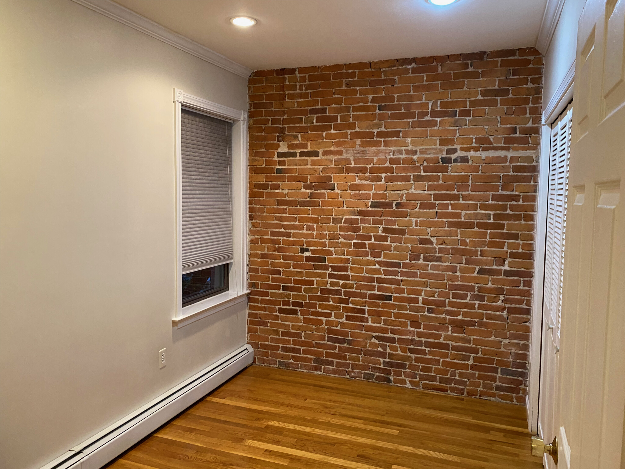 12 Pompeii St, Roxbury