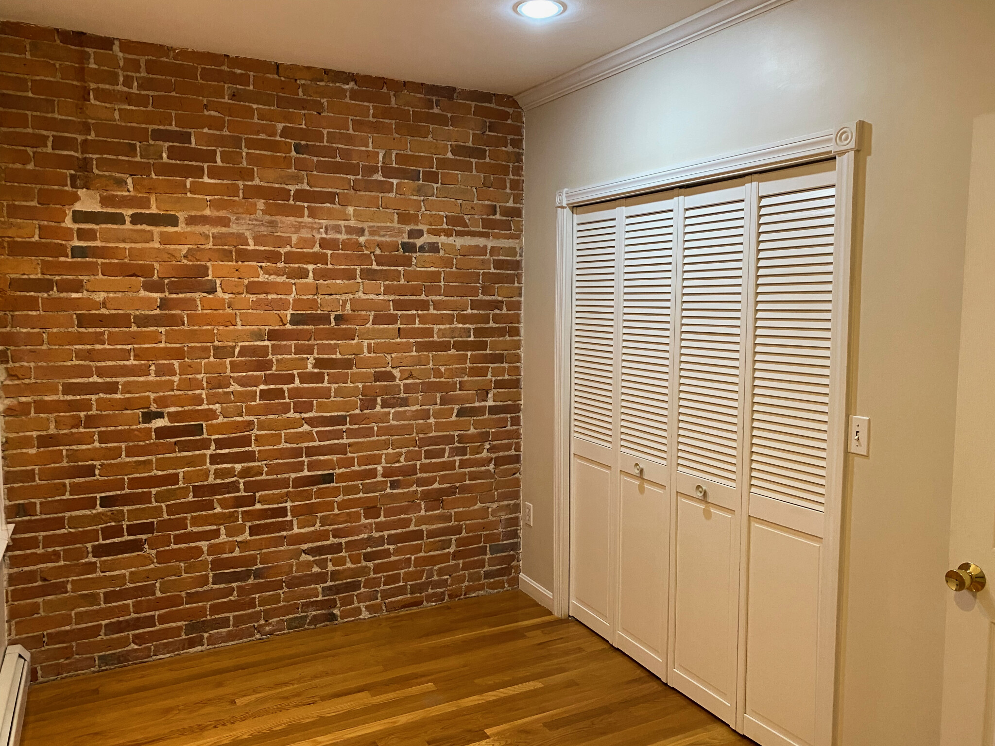 12 Pompeii St, Roxbury