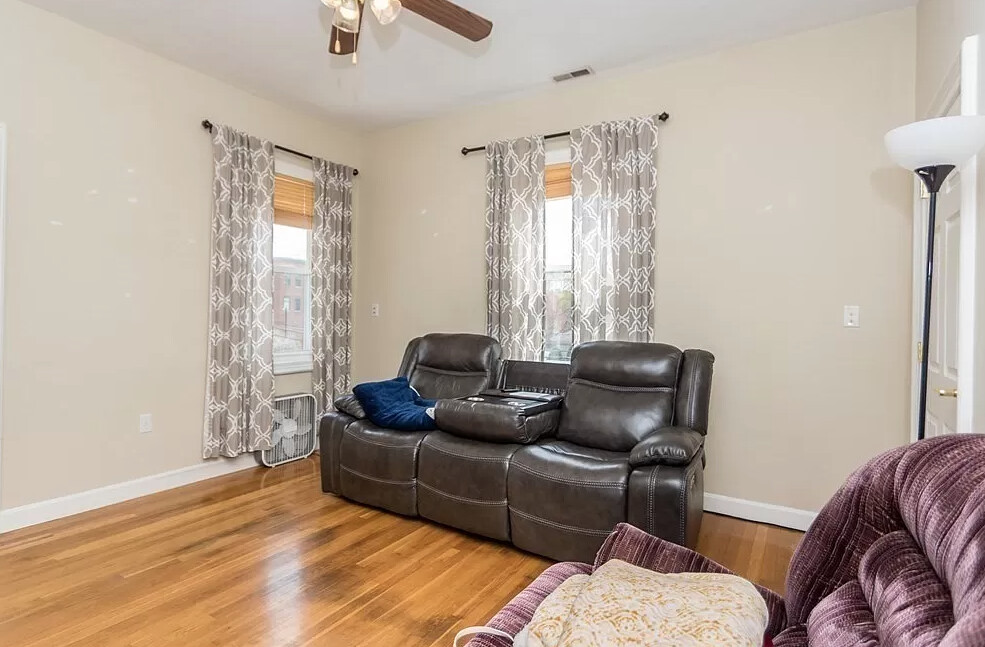 84 South St, Waltham