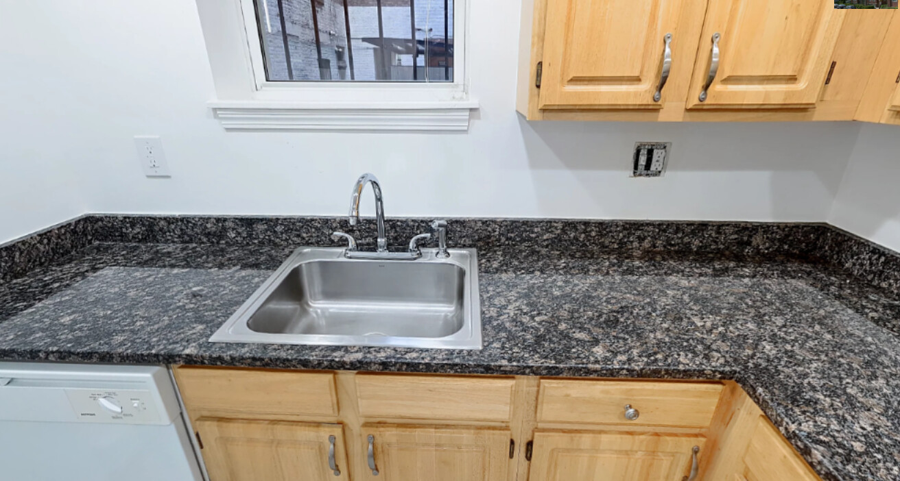 Photo 2 of 19 Queensberry St. Unit B