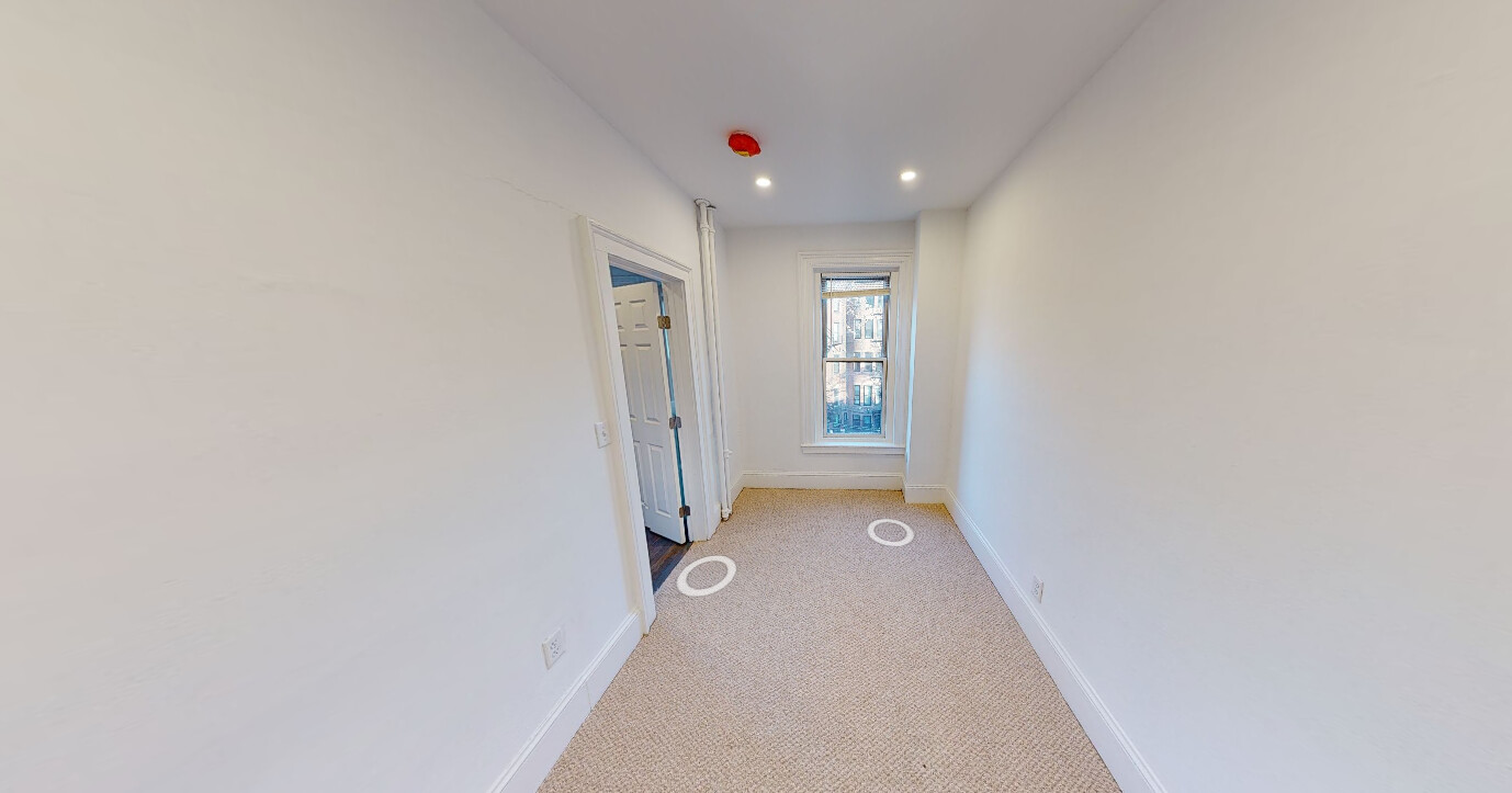 225 Newbury St, Back Bay