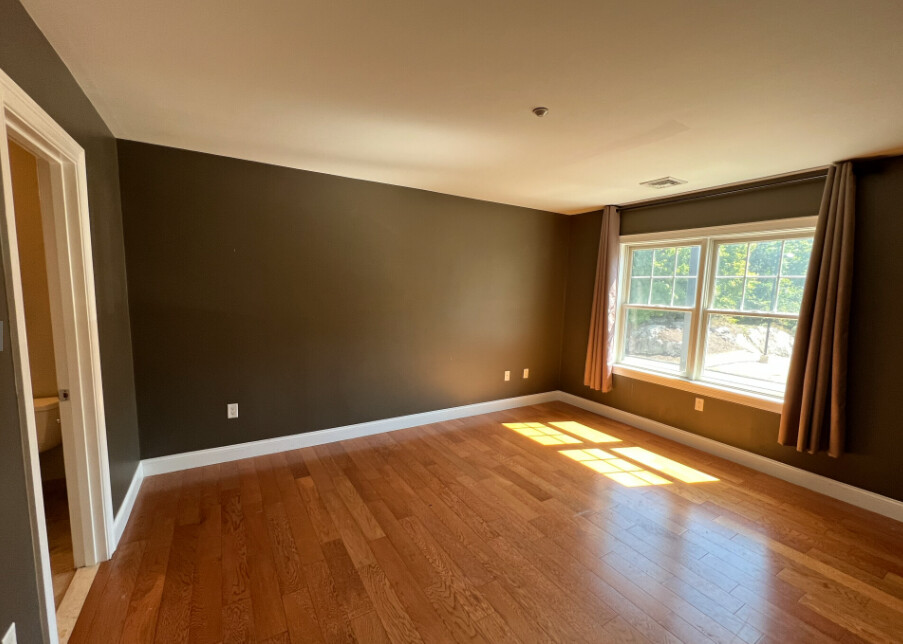 5170 Washington St, West Roxbury