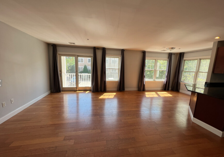 5170 Washington St, West Roxbury