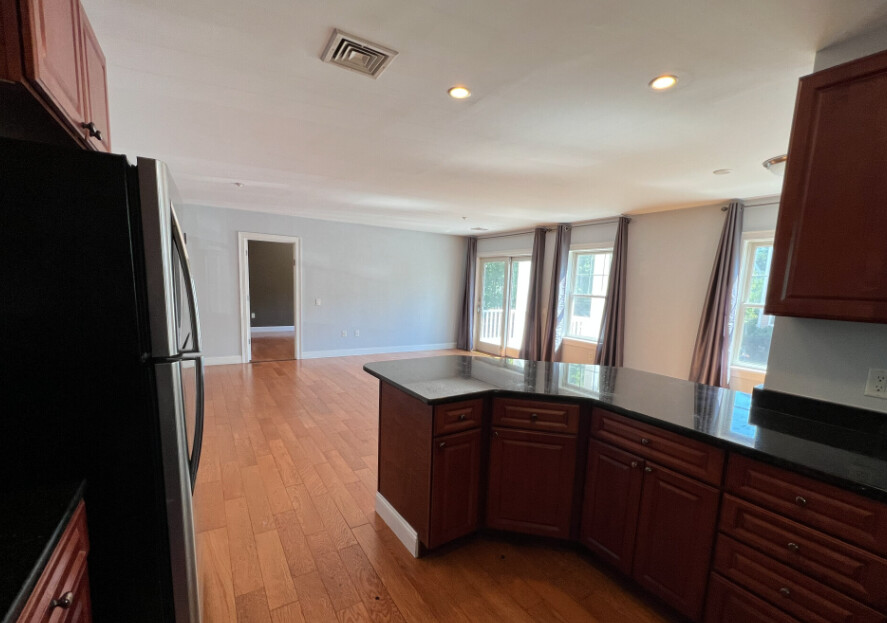 5170 Washington St, West Roxbury