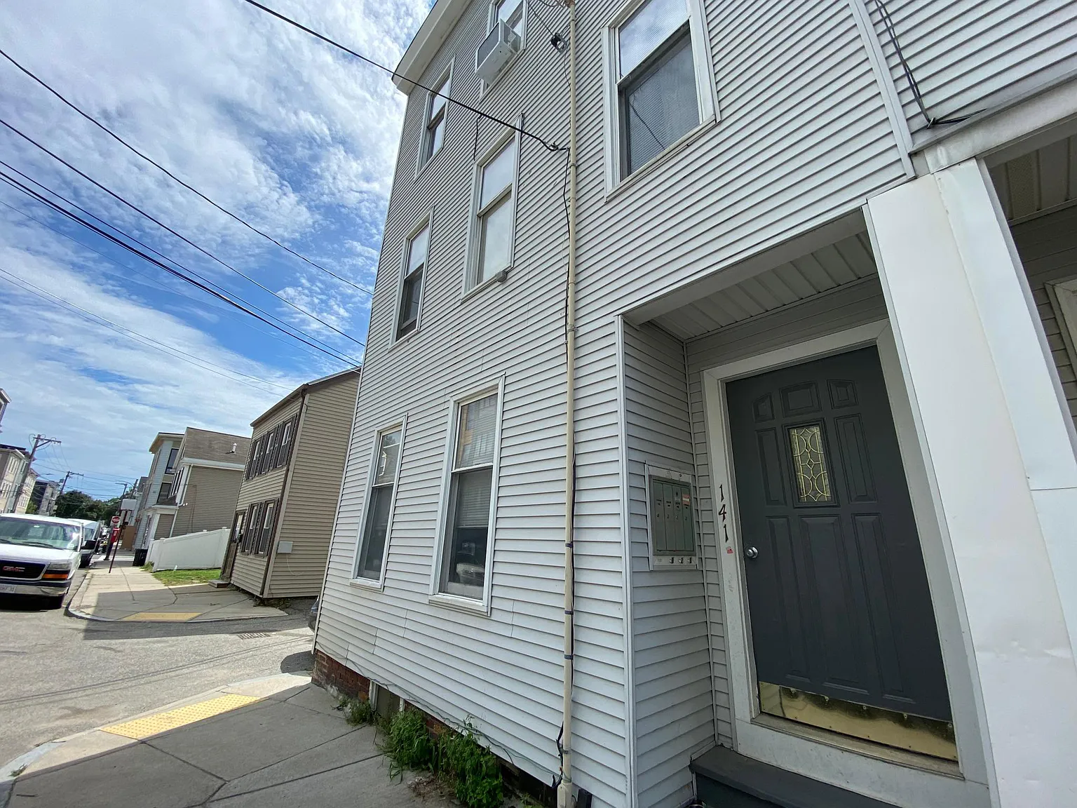 141 West 9th St, South Boston