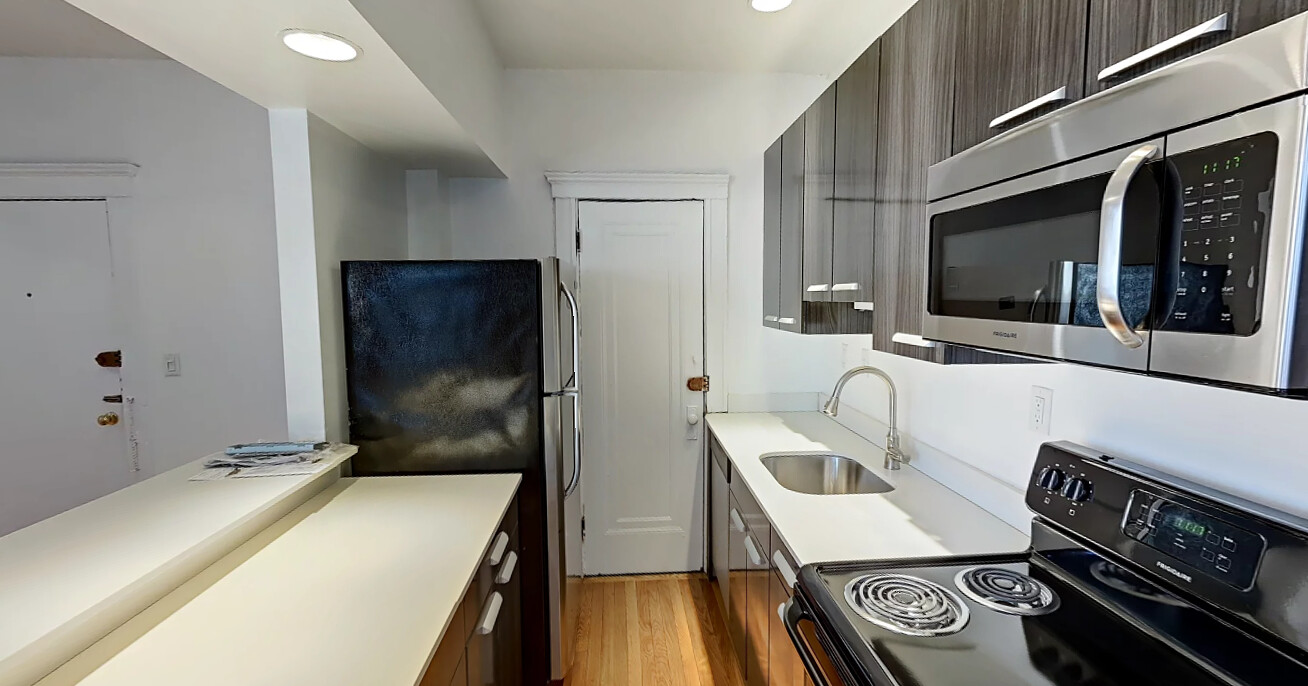 Photo 3 of 117 Park Dr. Unit 5