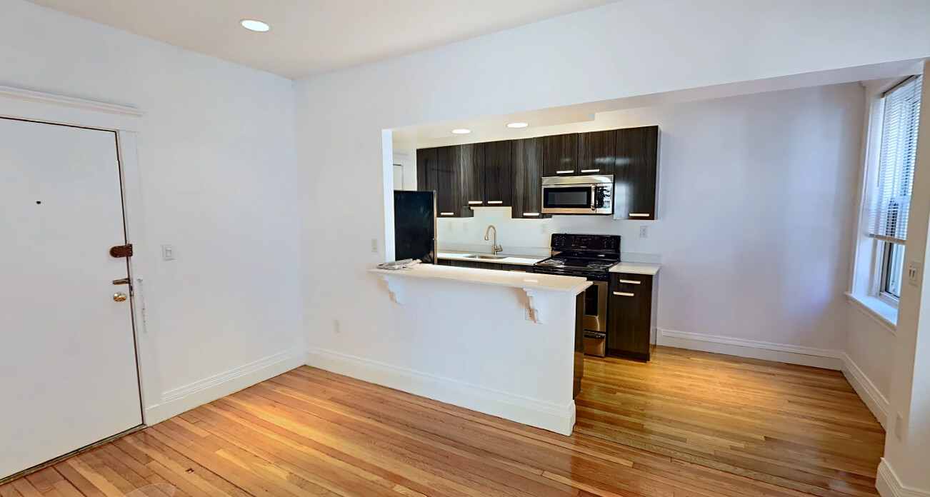 Photo 5 of 117 Park Dr. Unit 5