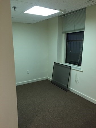 Photo 7 of 475 Commonwealth Ave. Unit G3