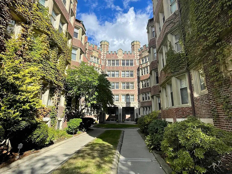 10 Dana St, Harvard Square