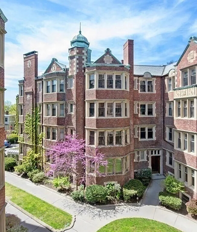 10 Dana St, Harvard Square