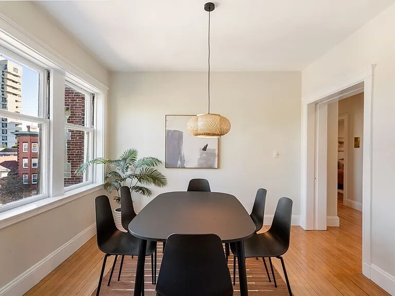 10 Dana St, Harvard Square