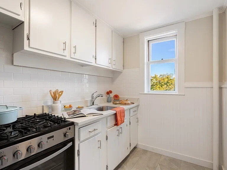 10 Dana St, Harvard Square
