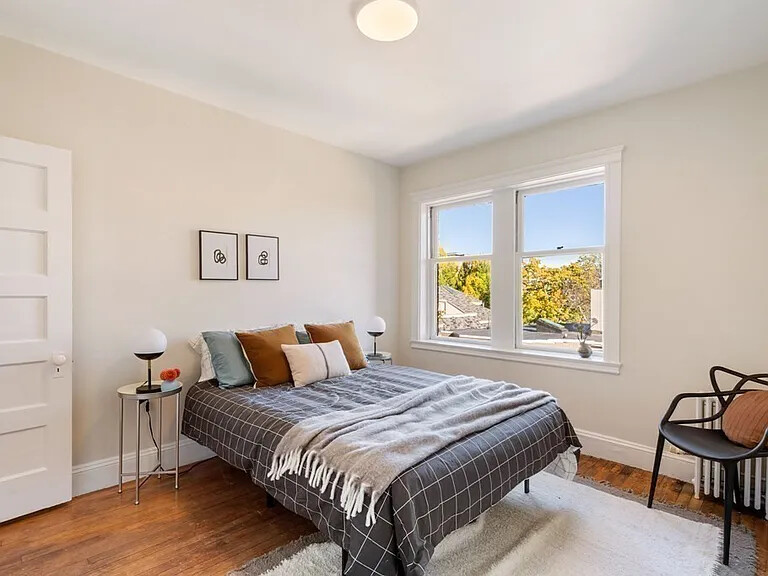 10 Dana St, Harvard Square