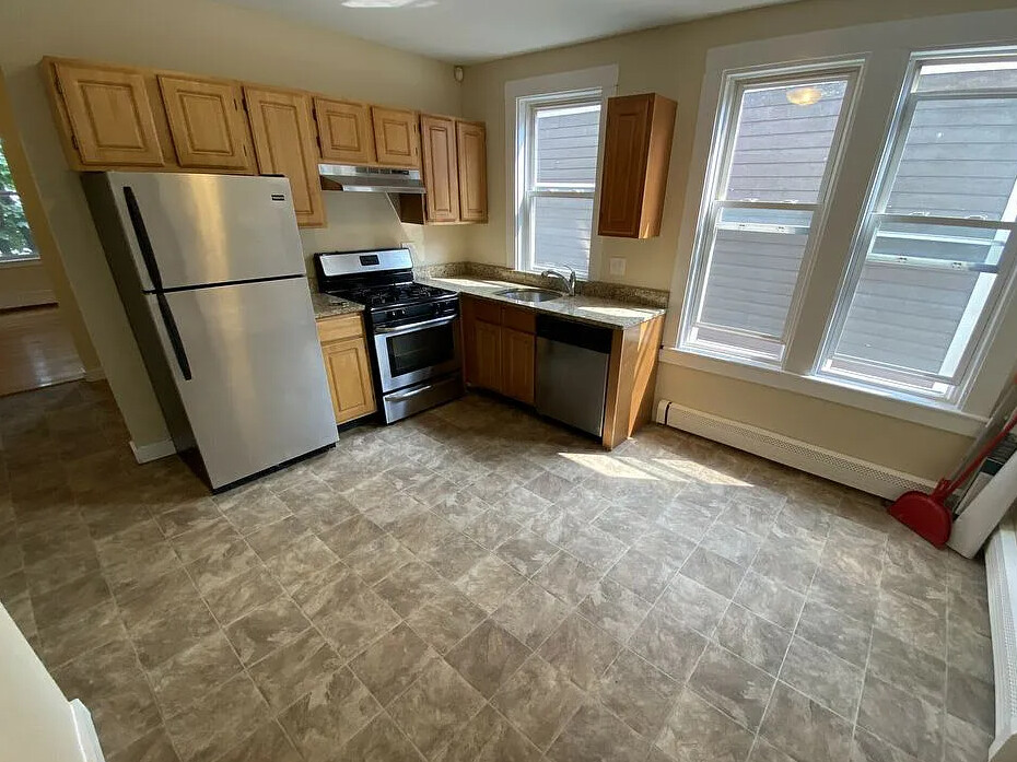 66 Middle St, South Boston