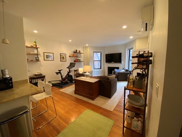 Photo 2 of Newbury St. Unit 4