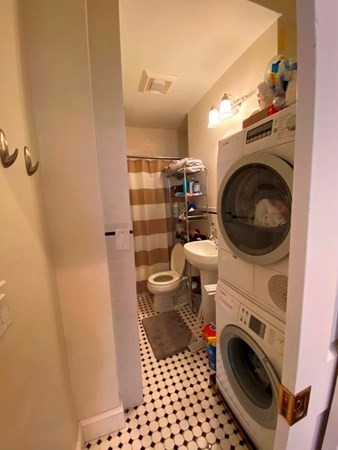 Photo 10 of Newbury St. Unit 4