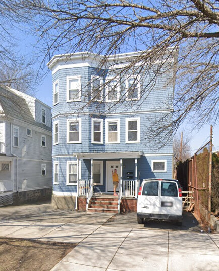 86 Fellsway West, Somerville