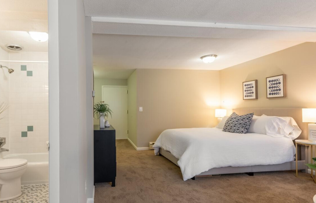 375 Harvard St, Harvard Square