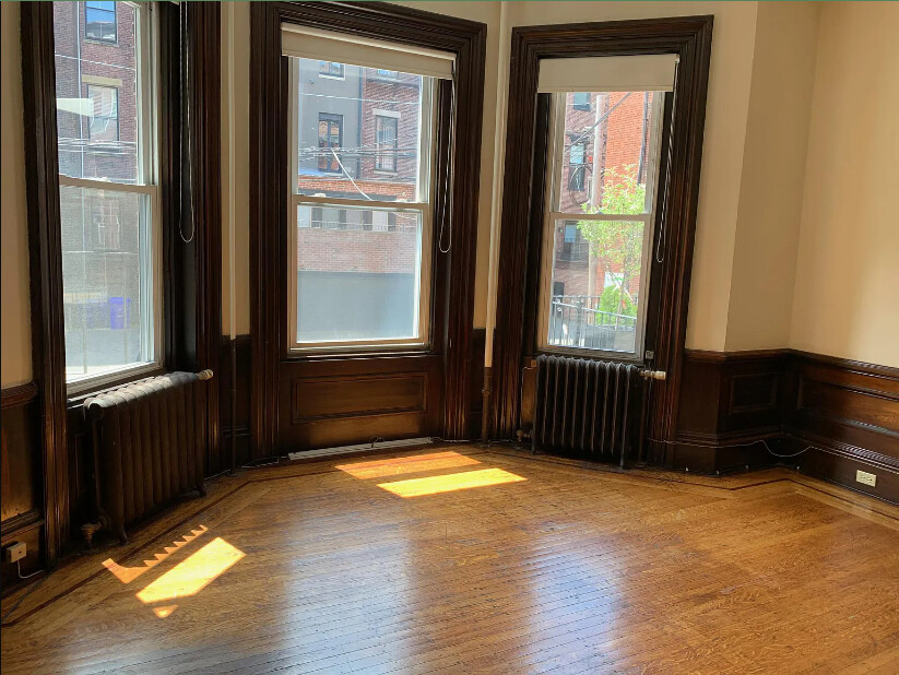 Photo 3 of 307 Beacon St. Unit 2